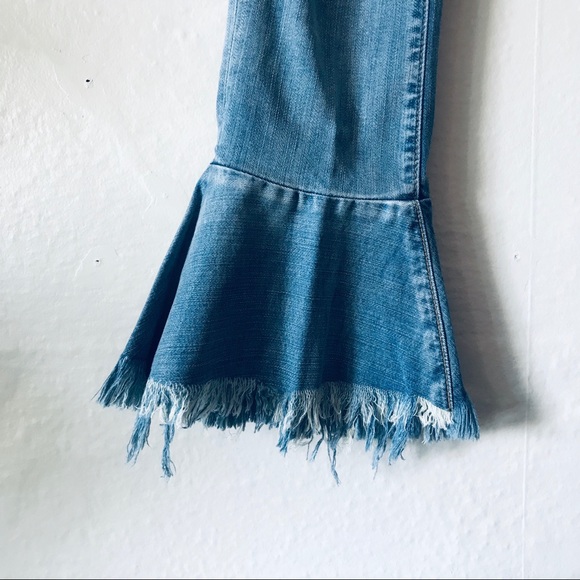 ✨HP✨BLANK NYC Flare Denim - Picture 6 of 10